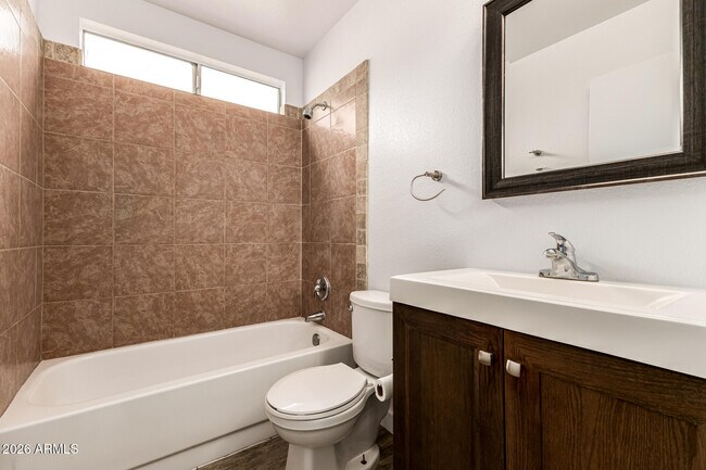 Building Photo - 7253 S Alder Dr