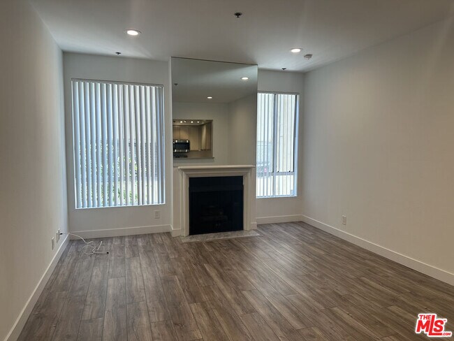 Building Photo - 8614 Burton Wy