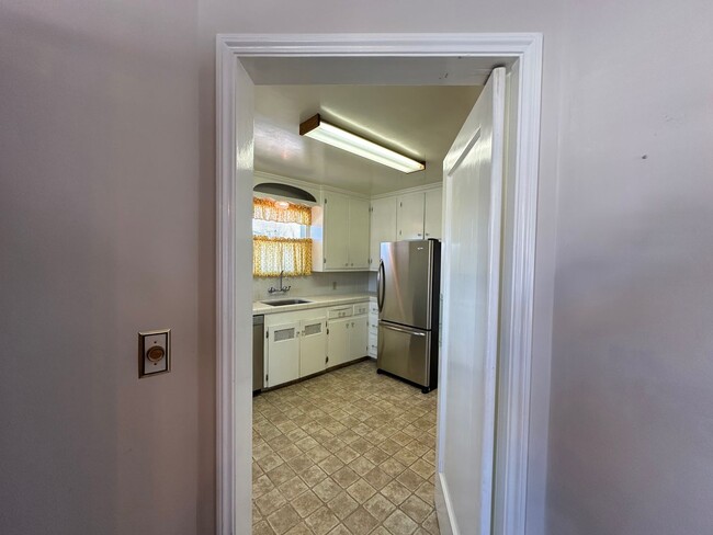 Building Photo - Spacious Two Bedroom Home In North Salinas