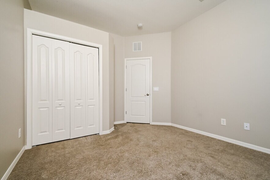 Building Photo - 502 Laguna Mill Dr