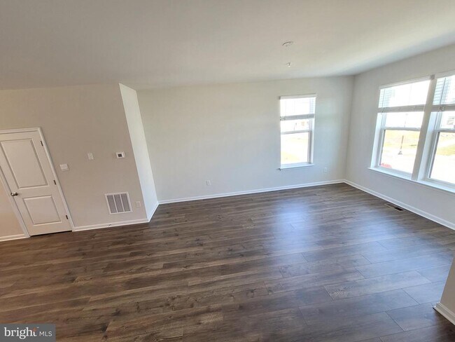 Building Photo - 762 Union St