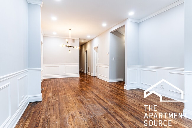 Building Photo - 2509 W Diversey Ave