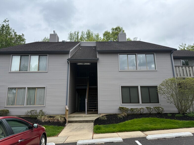 Building Photo - 2003 The Woods II