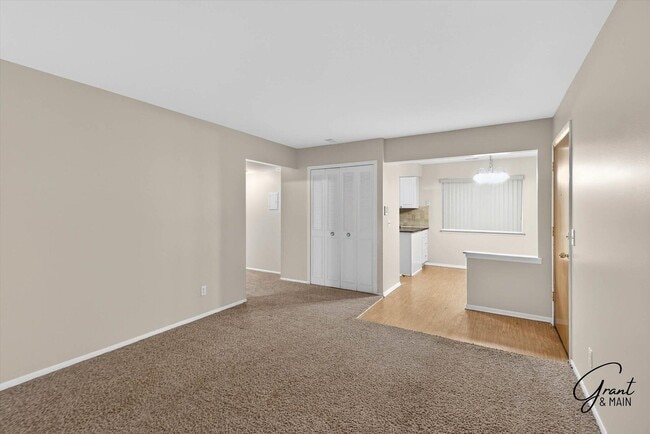 Building Photo - 8180 Crestview Dr