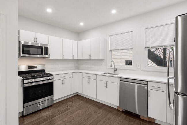 Primary Photo - 599 Broadway
