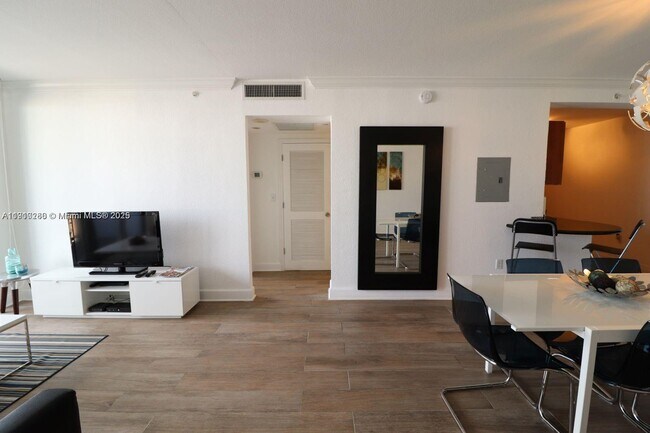 Building Photo - 401 69th St