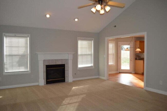 Building Photo - 808 Shakertown Way