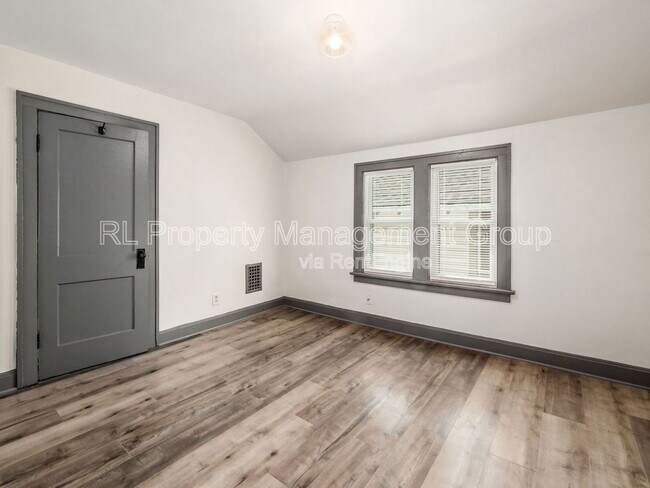 Building Photo - 439 Eldridge Ave