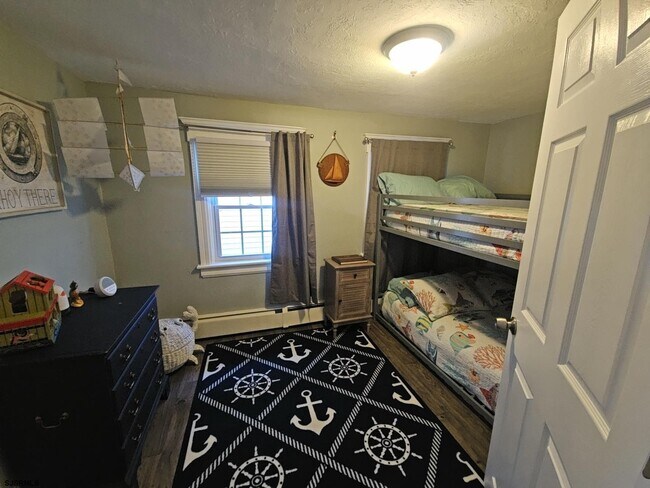 Building Photo - 111 N Sacramento Ave