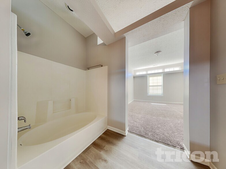 Building Photo - 1224 Stradford Ct