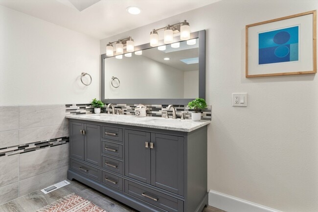 Building Photo - 6315 142nd Ave SE