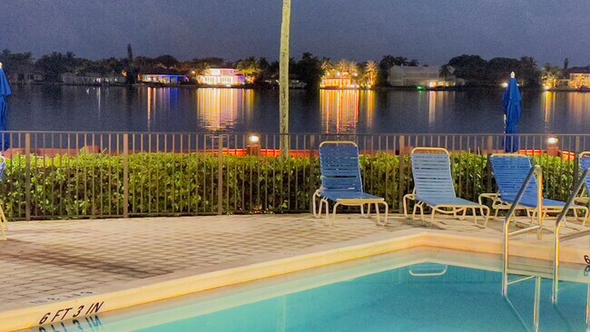 Building Photo - 107 Half Moon Cir