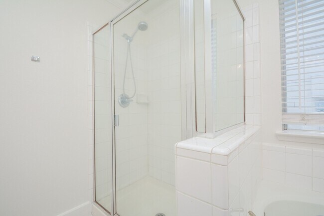 Building Photo - 9603 Farrell Dr