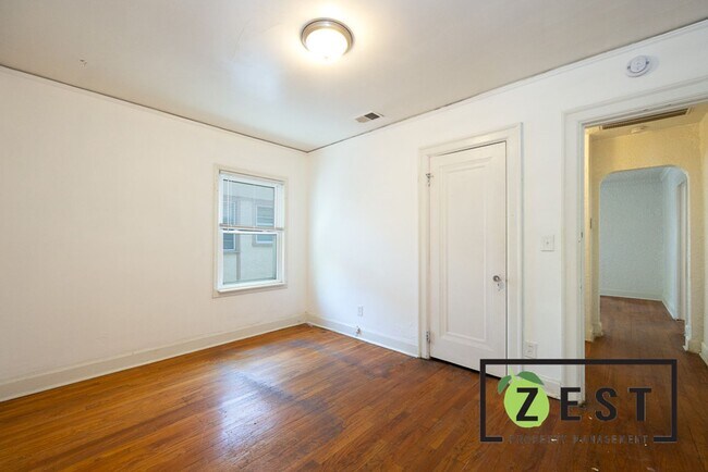 Building Photo - 17352 Roselawn St