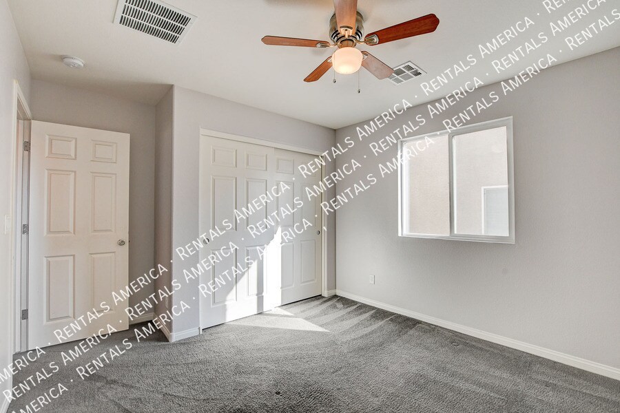 Building Photo - 8271 Southern Cross Ave