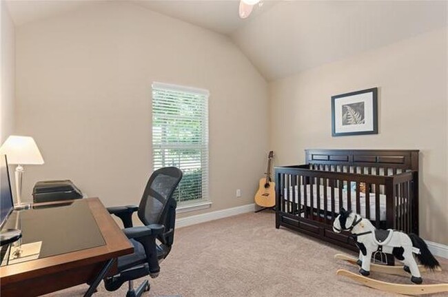 Building Photo - 529 Sterling Dr