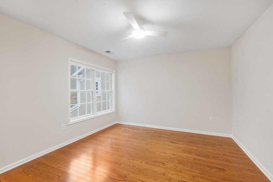 Bedroom 2 - 64 Henning Ter