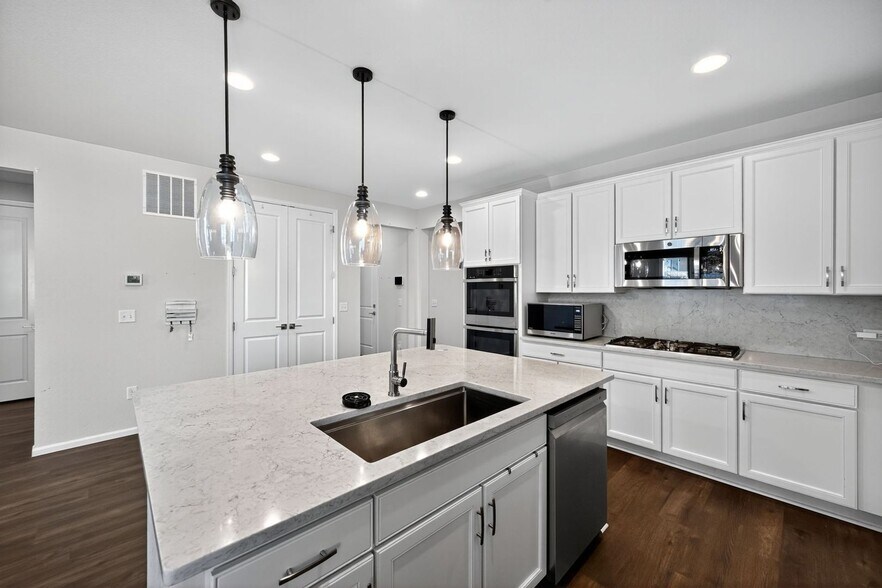 Building Photo - 288 S Robertsdale St