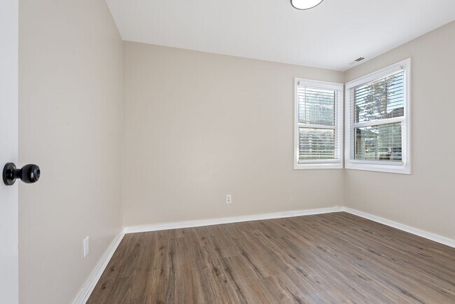 Building Photo - 2811 SE 125th Ave