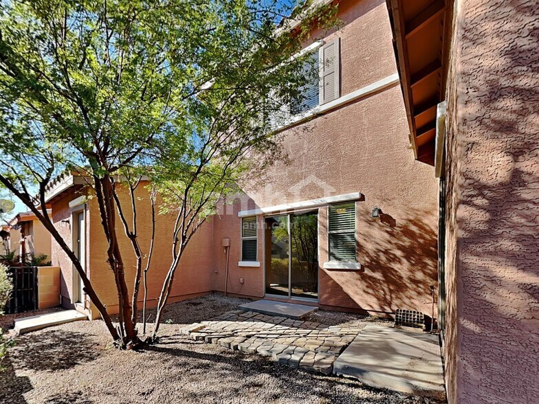 Building Photo - 15031 N 142nd Ln