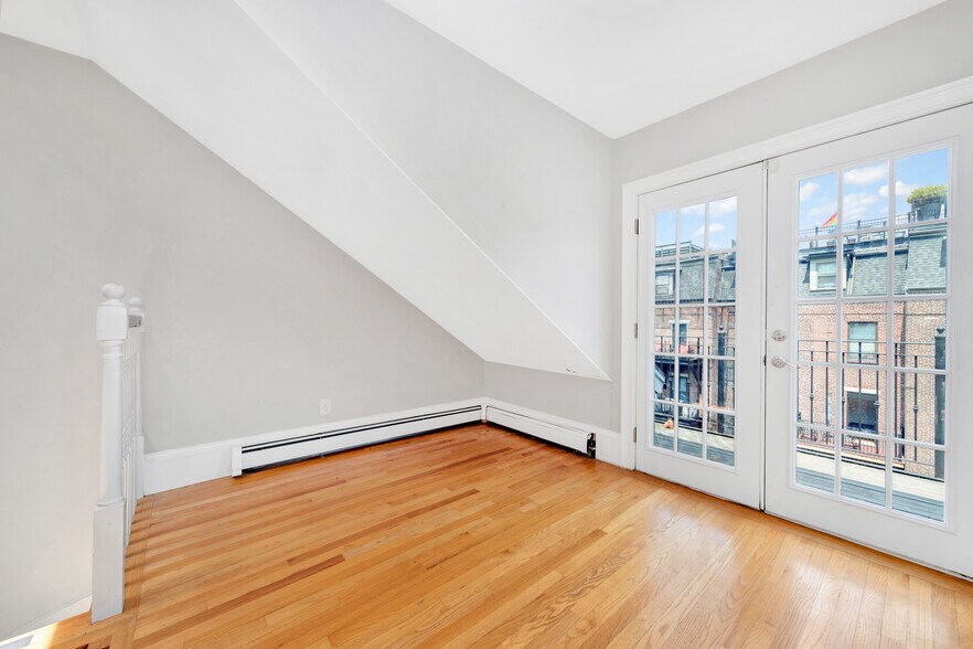 Building Photo - 32 E Springfield St
