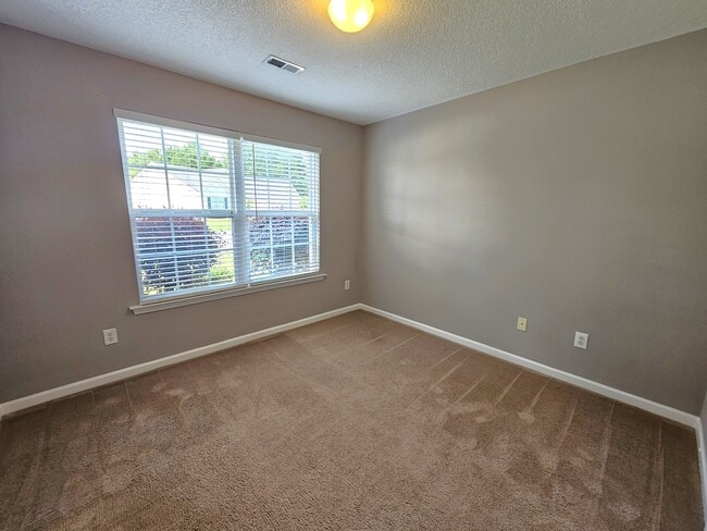 Building Photo - 35 Waukegan Way