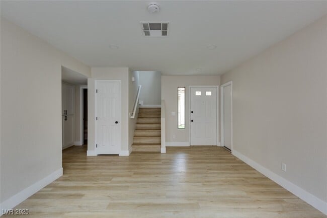 Building Photo - 2337 Chatfield Dr