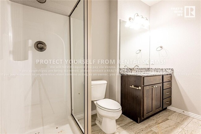 Building Photo - 505 W Laurel Ave