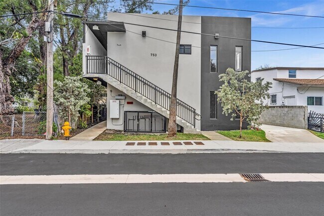 Building Photo - 753 NW 30th St