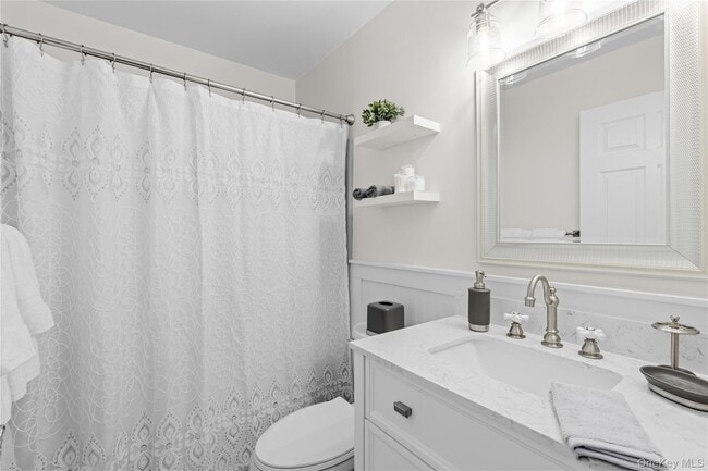 Building Photo - 52 Summit Dr