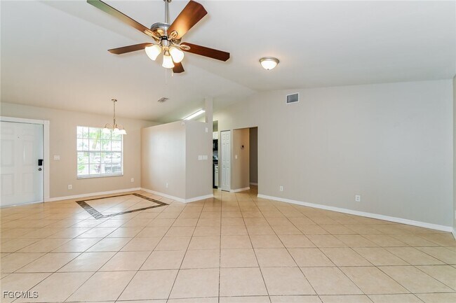 Building Photo - 818 SW 31st St