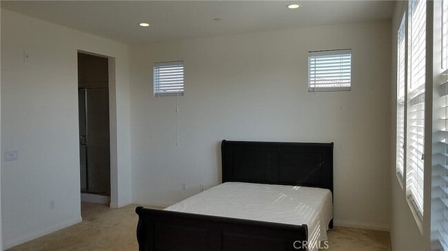 Building Photo - 908 N Acacia Ct