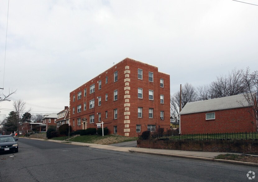 Building Photo - 3320 11th Pl SE