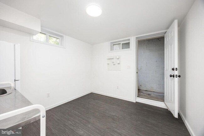 Building Photo - 731 Richwil Dr