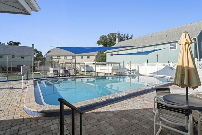 Building Photo - 6634 Hickorywood Ln