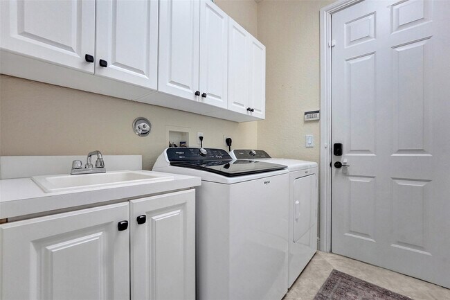 Building Photo - 7421 NW 115th Terrace