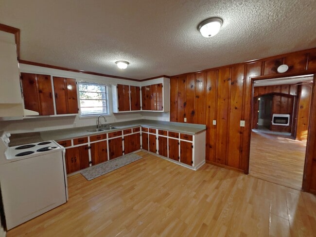 Building Photo - 45 Union Rd