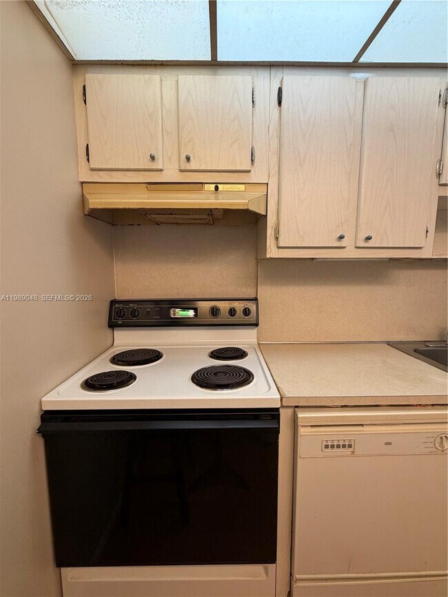 Building Photo - 16851 NE 23rd Ave