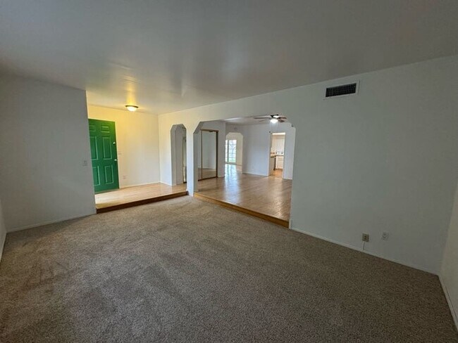 Building Photo - Glendale 4br With Pool