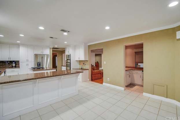 Building Photo - 7380 Live Oak Dr