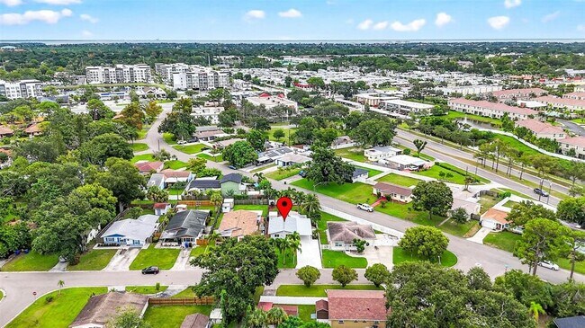 Building Photo - 5519 Commonwealth Ave N