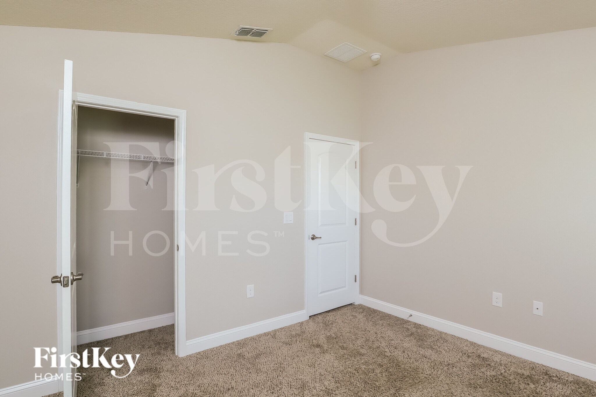 Building Photo - 78109 Saddle Rock Rd