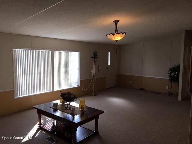 Building Photo - 1617 Ridge Dr