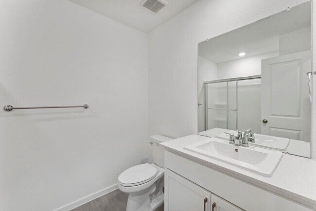 Building Photo - 706 Umbrella Tree Dr
