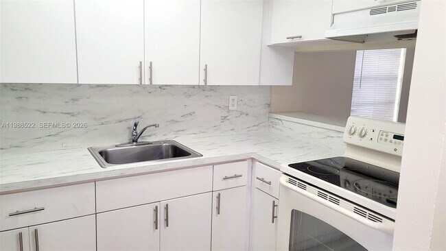 Building Photo - 2221 W 52nd St