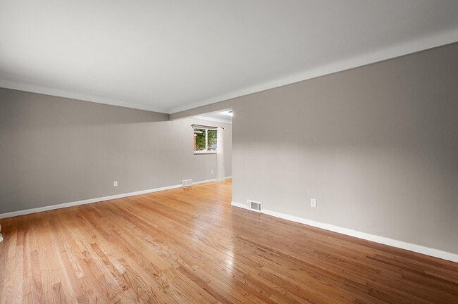 Building Photo - 21848 Sussex St