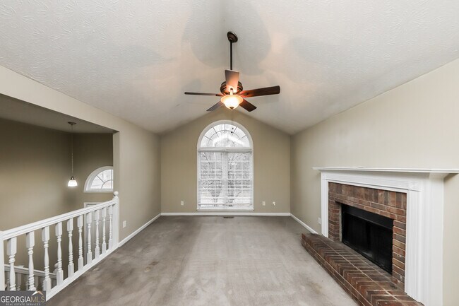 Building Photo - 28 Loxley Ct