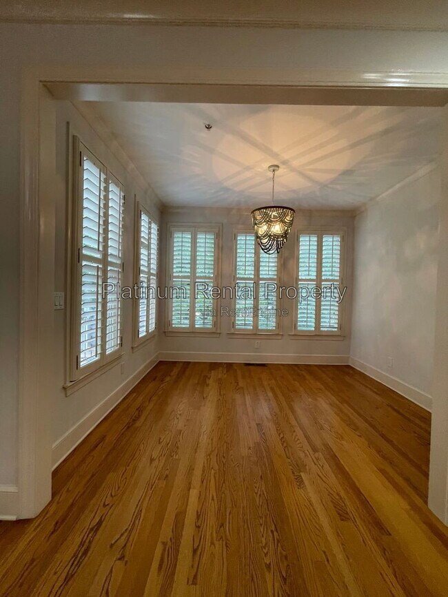 Building Photo - 1875 Adagio Dr