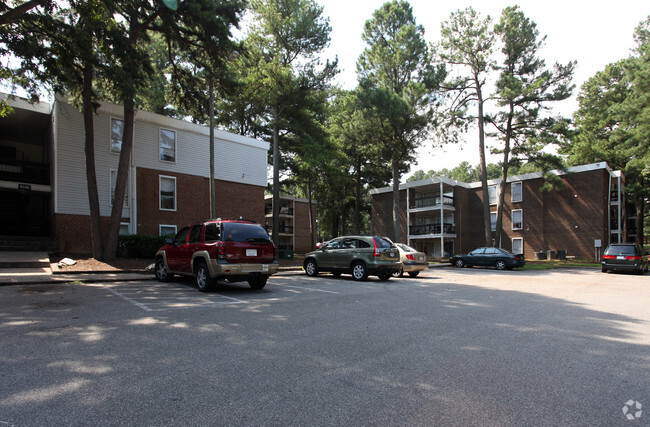 Building Photo - Cedar Point Apartments