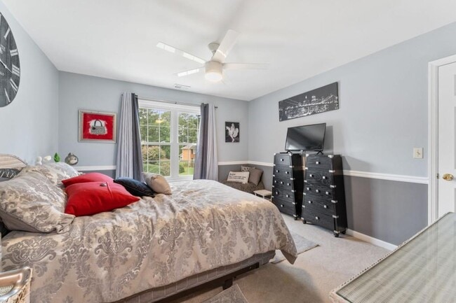 Building Photo - 4101 Lakeland Hills Dr